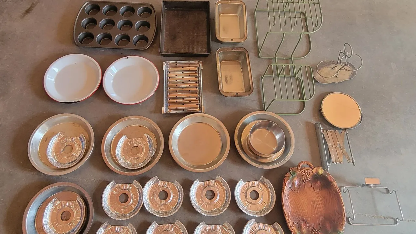 Kitchenware Lot
