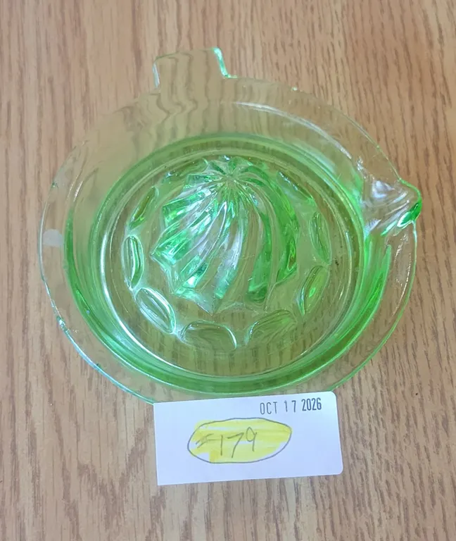 Juicer - Uranium Glass (Has Chips)