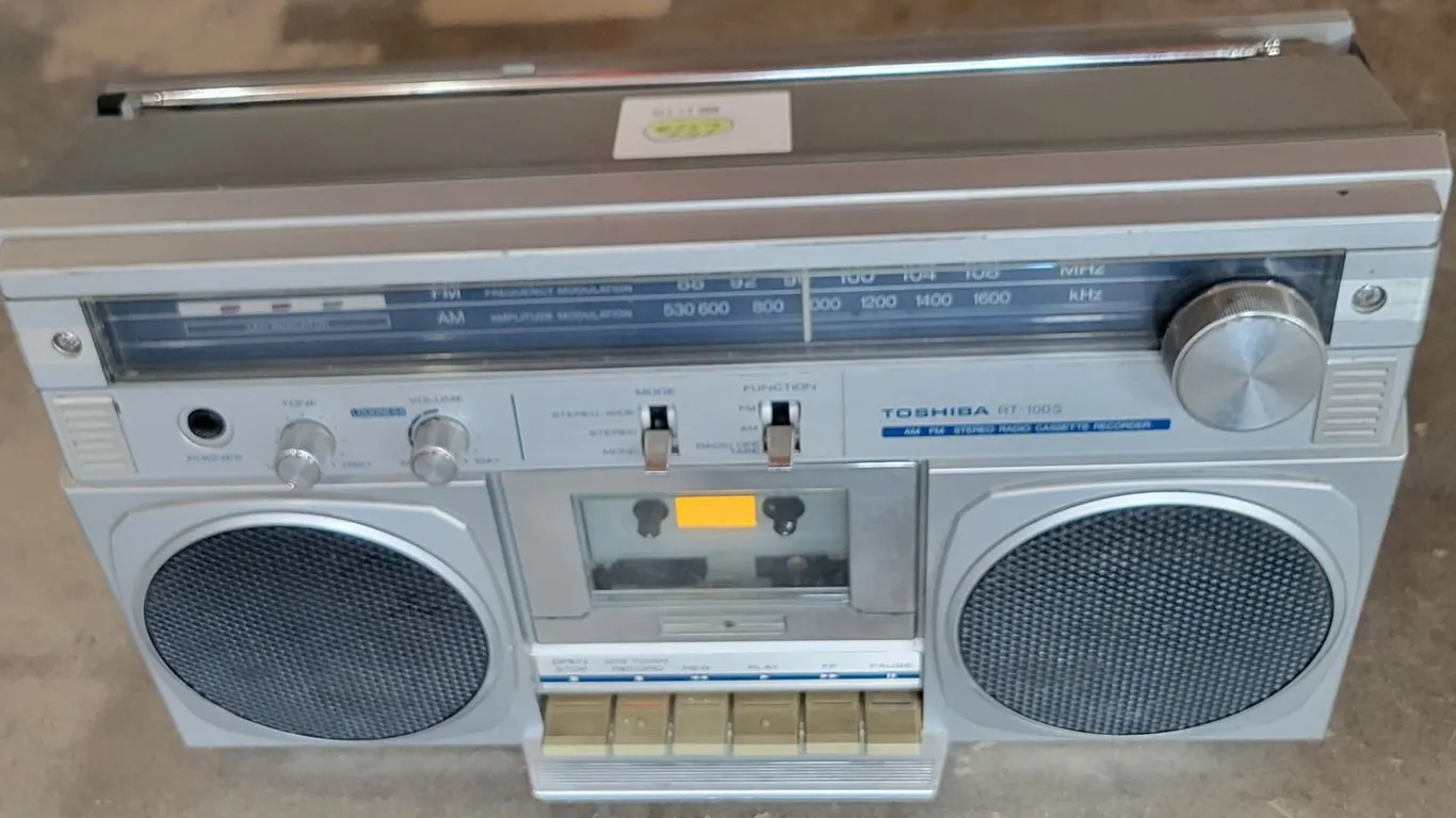 Radio/Cassette Player – Toshiba