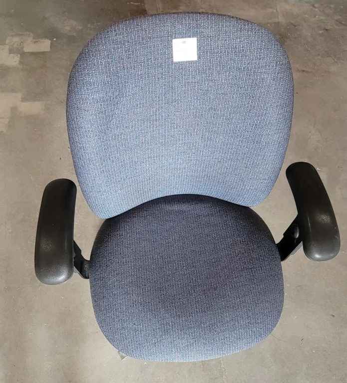 Blue Office Chair – Sits at 19"