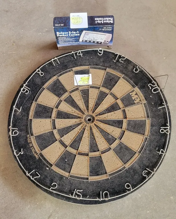 Dart Board & Pocket Casino Game