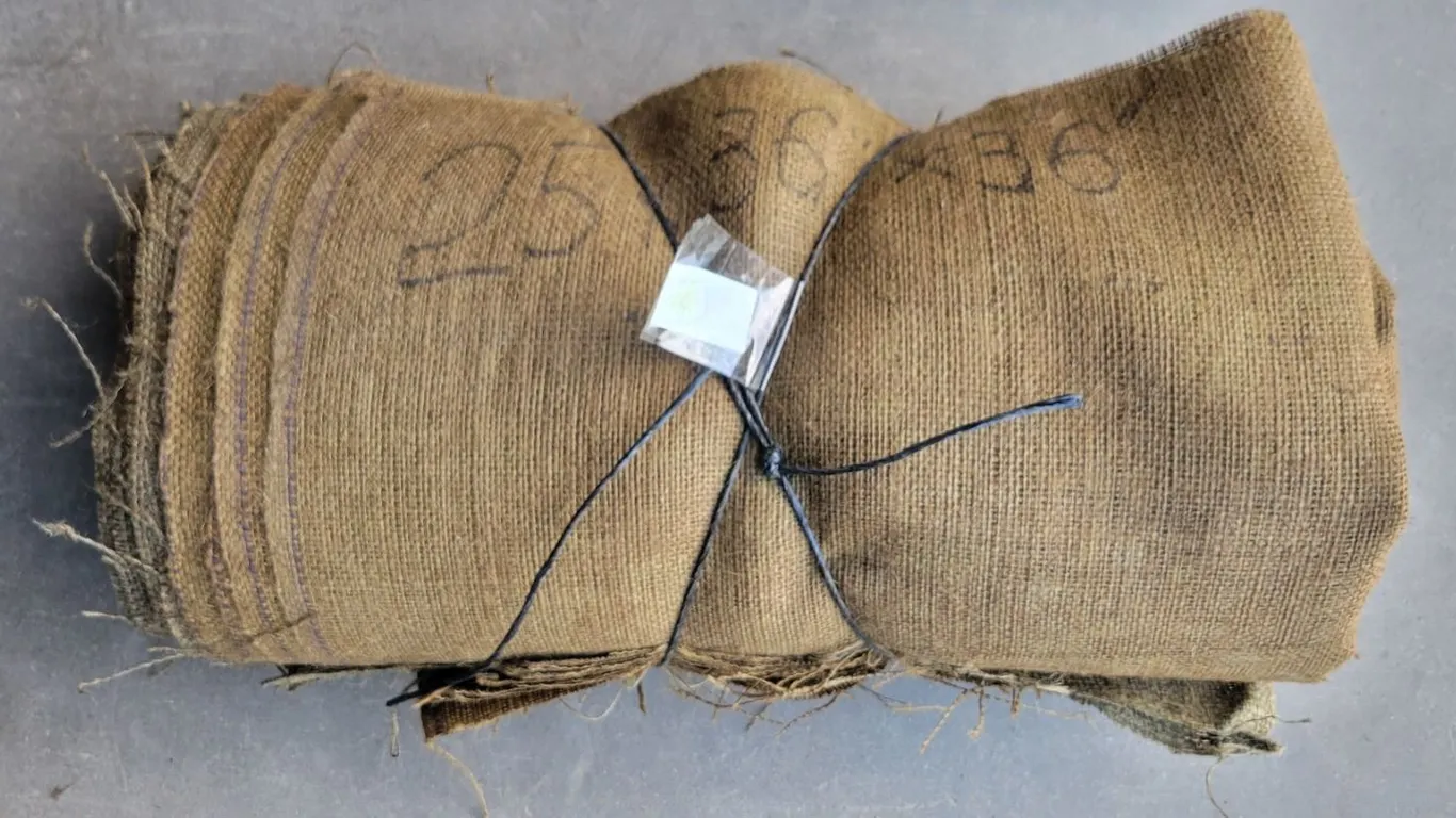 25-pieces Burlap – 36”x 36” (condition may vary)