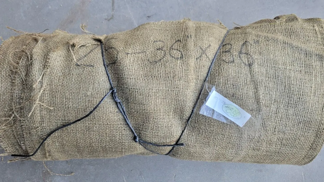 25-pieces Burlap – 36”x 36” (condition may vary)