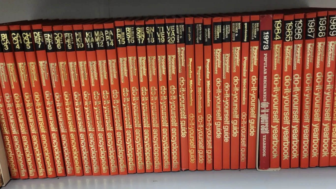 Popular Mechanics “Do it Yourself” Encyclopedia Set