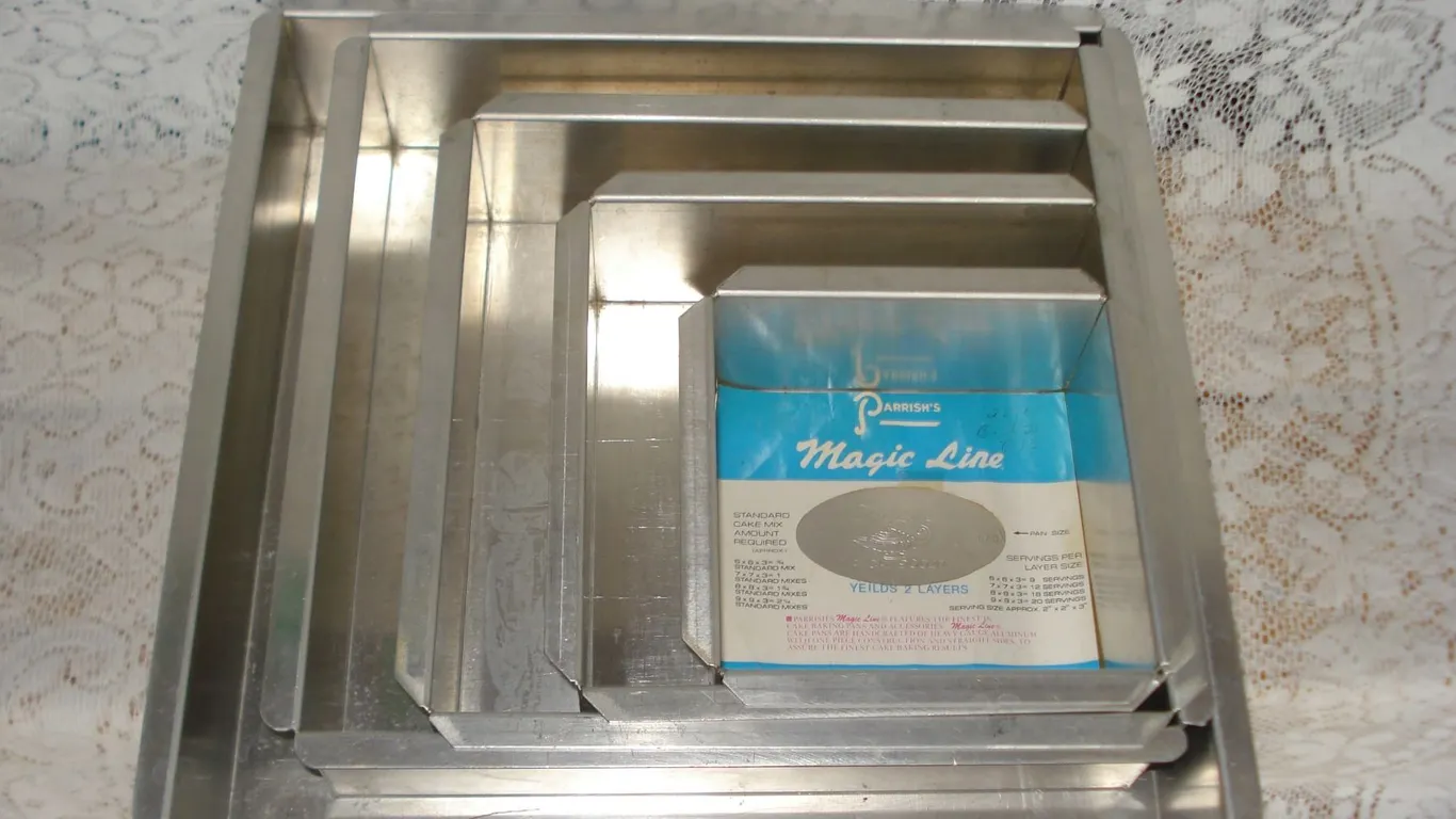 MagicLine Tiered Cake Pans