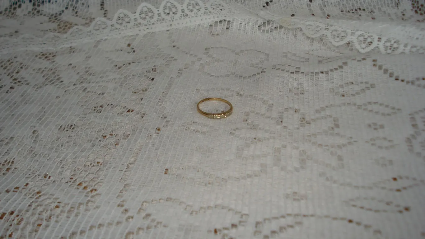 Old Gold Ring Stamped 8K