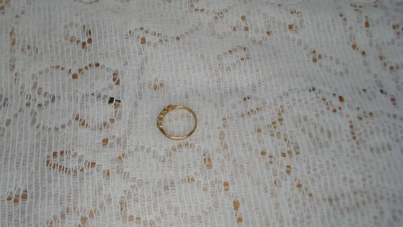 Old 14K Gold Ring Missing Stones