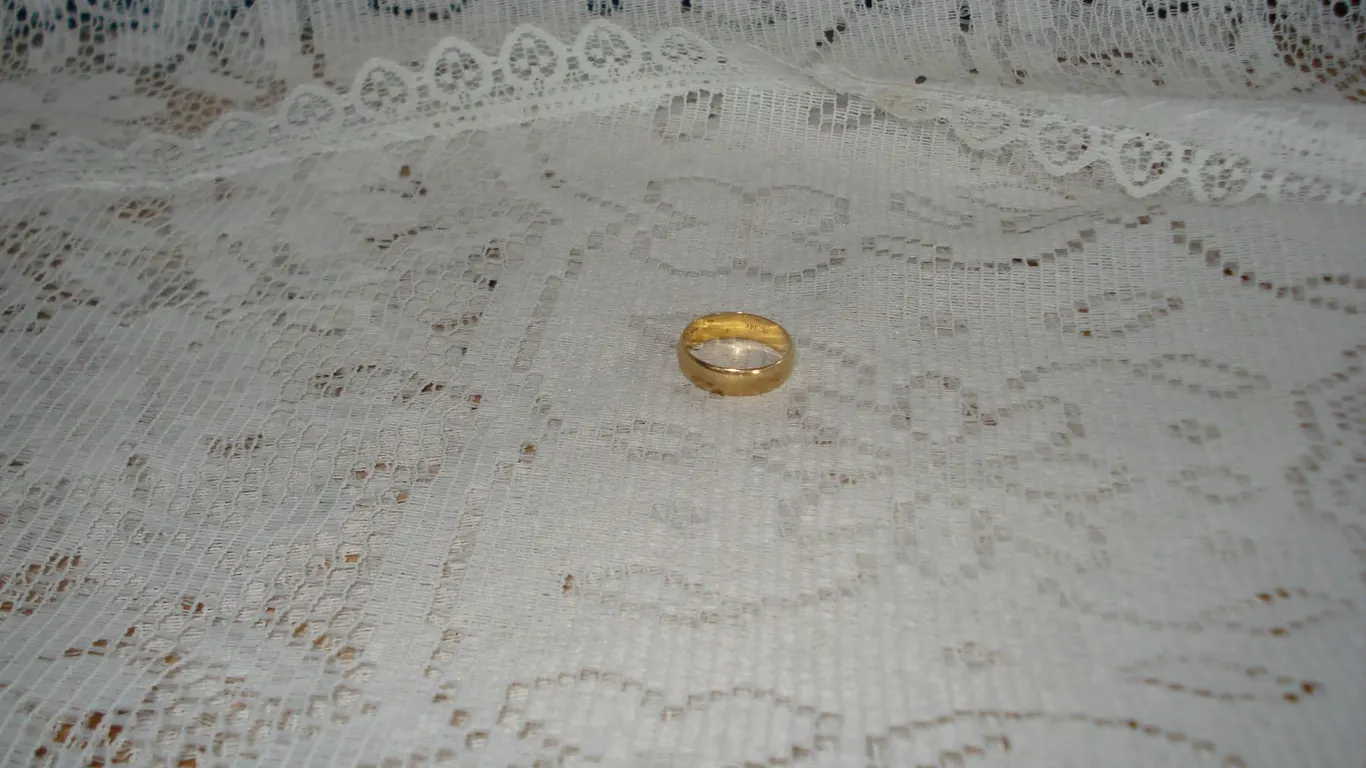 Old Gold Band Stamped 14K