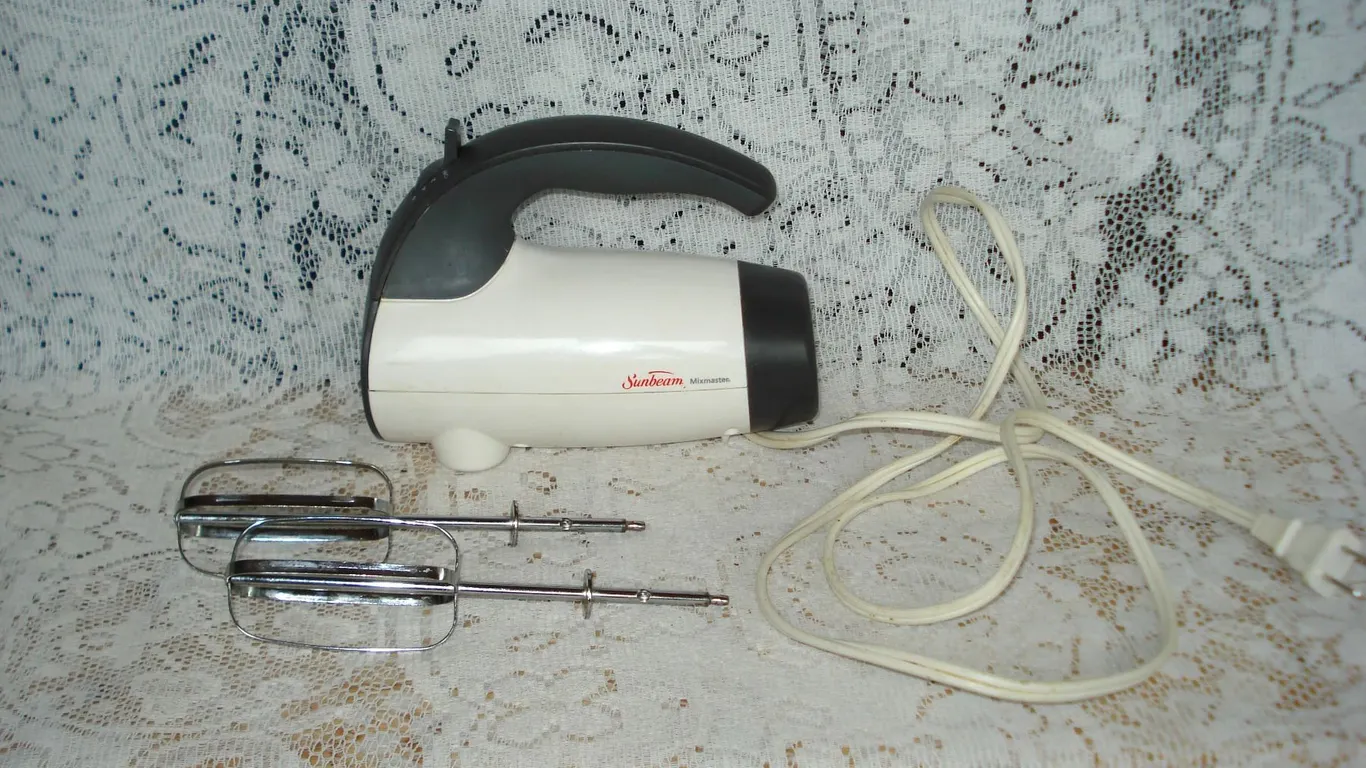 Sunbeam Hand Mixer Works Well