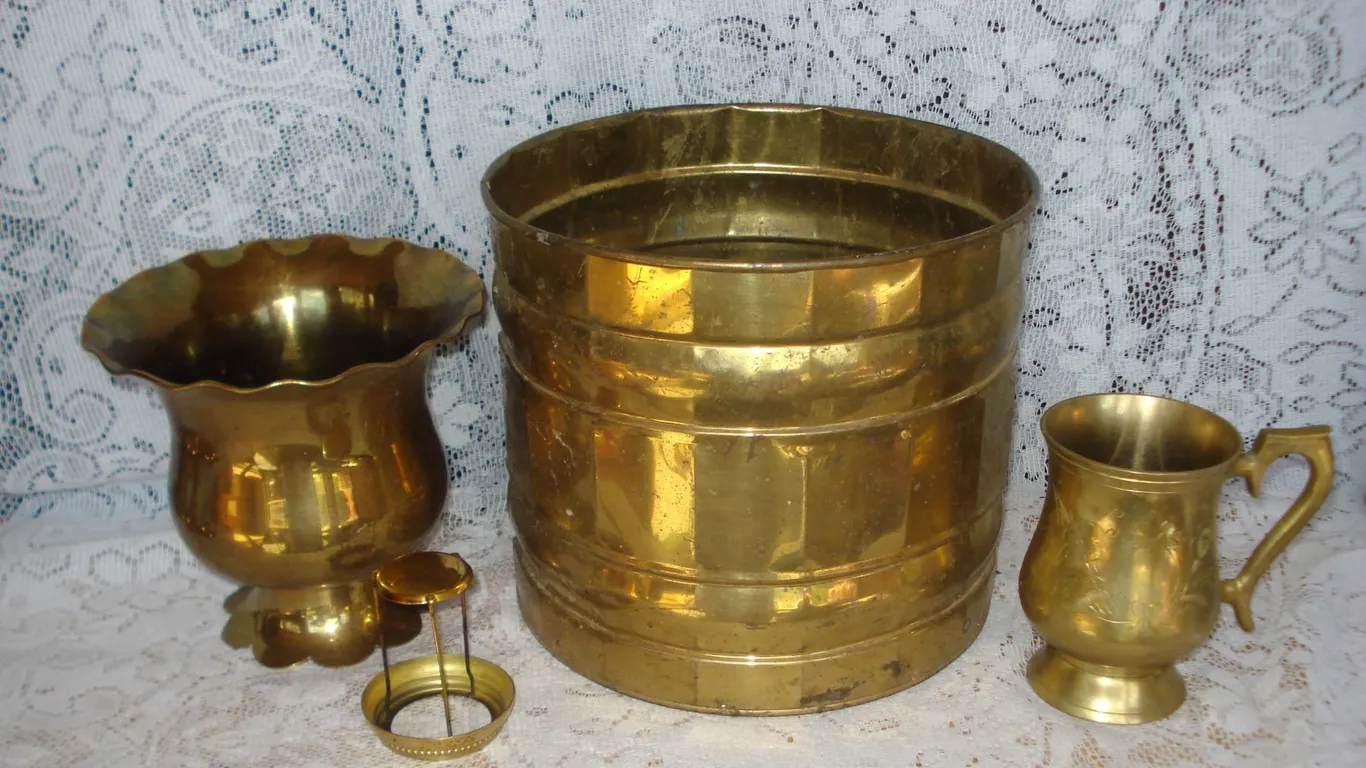 Assorted Brass items