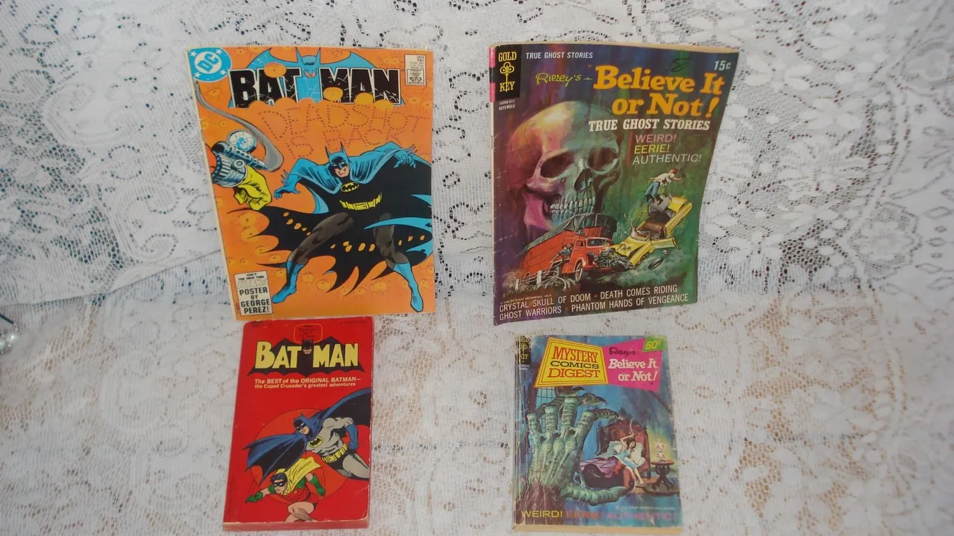 Batman And Ripley's Comics and Paperbacks Good Vintage Condition