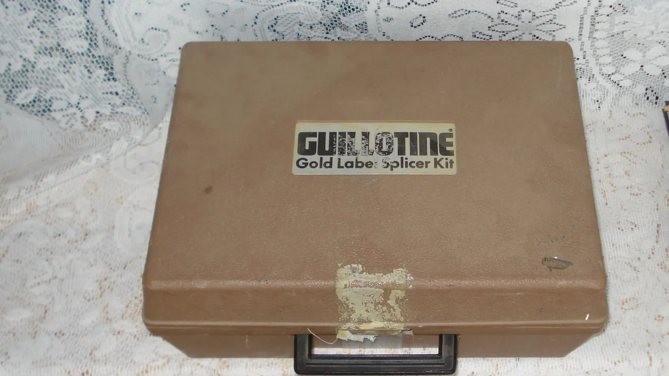 Photography Equipment Case Does Not Stay Closed