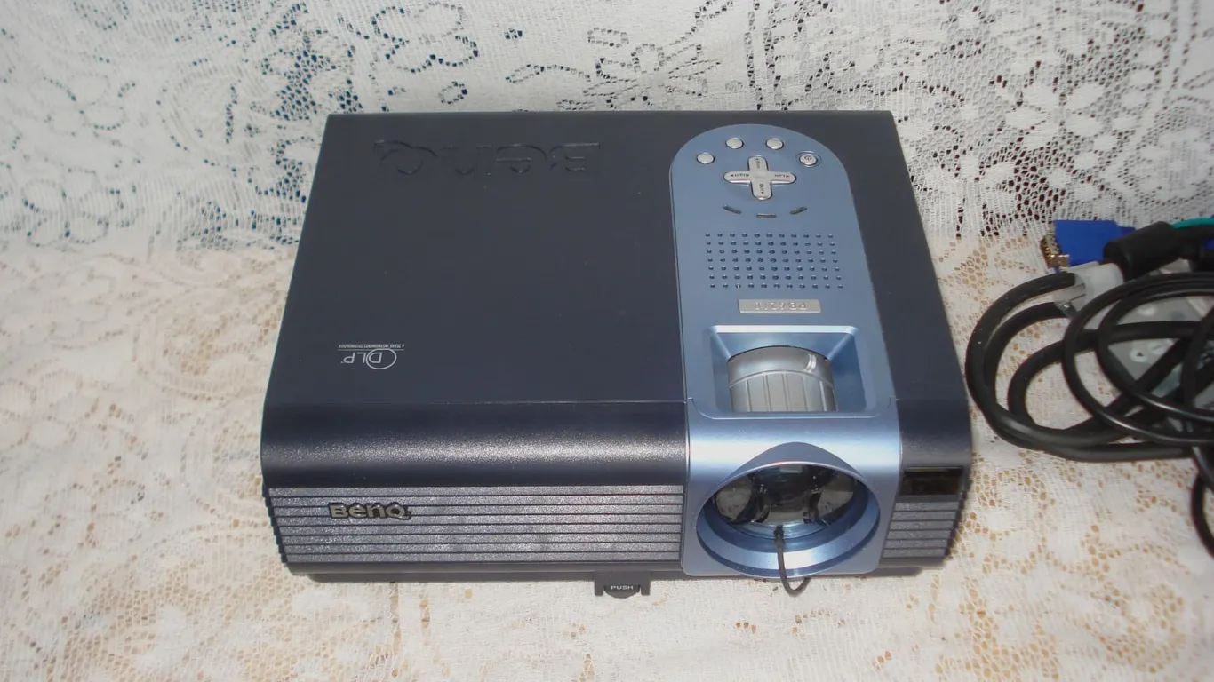 Beno Projector As Is