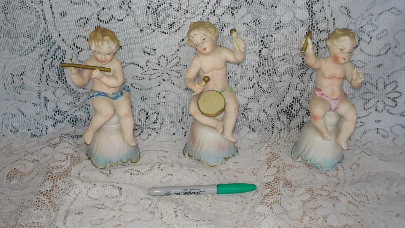3 Ceramic Figures