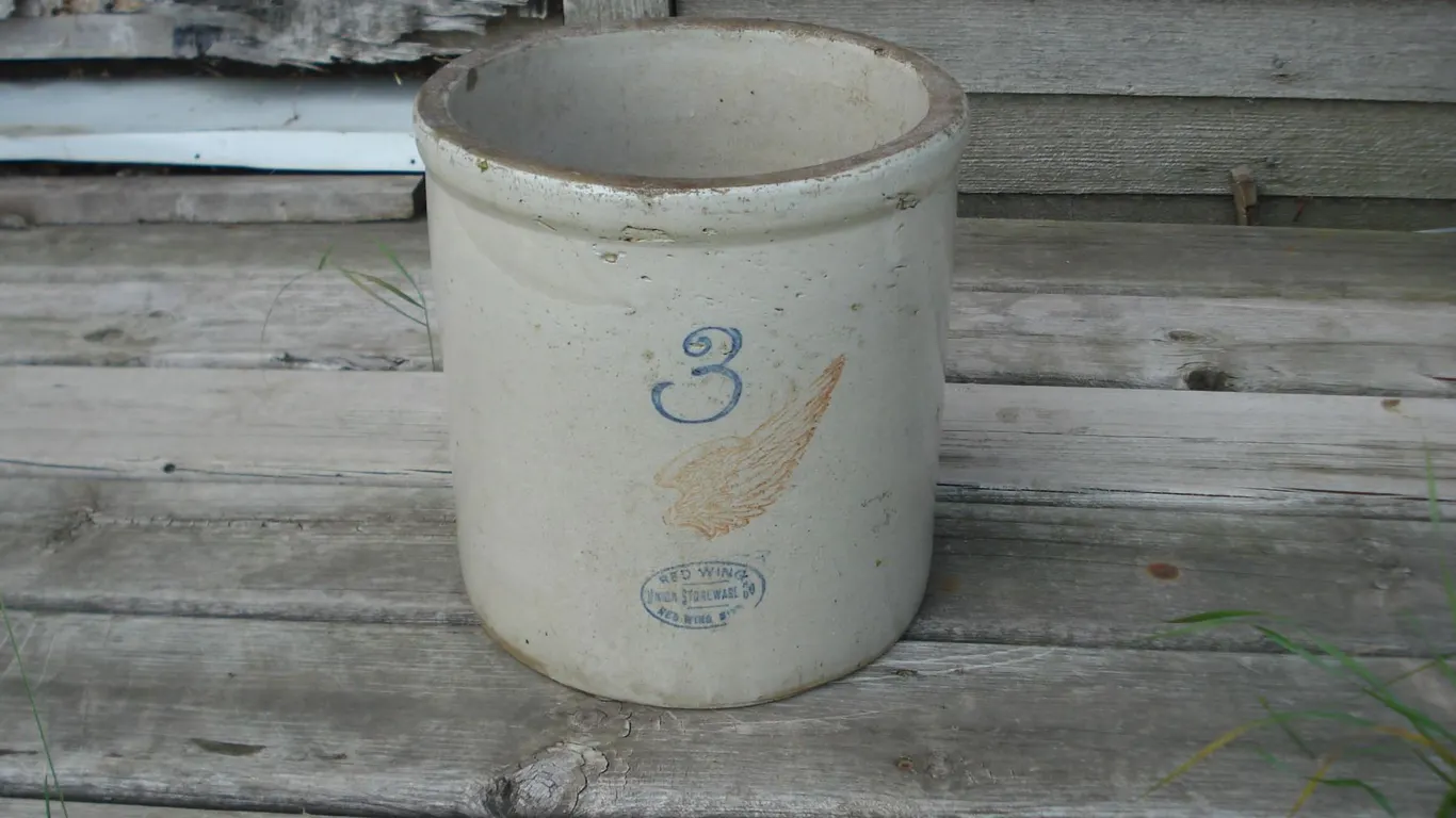 3 Gallon Red Wing Crock Cracks