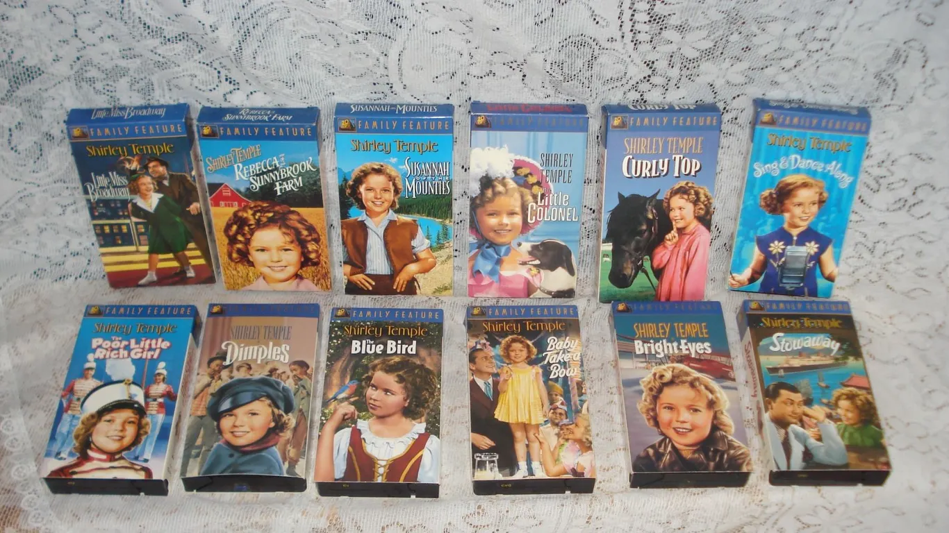 Lot Of 12 Shirley Temple VHS Tapes Including Suzanne Of The Mounties
