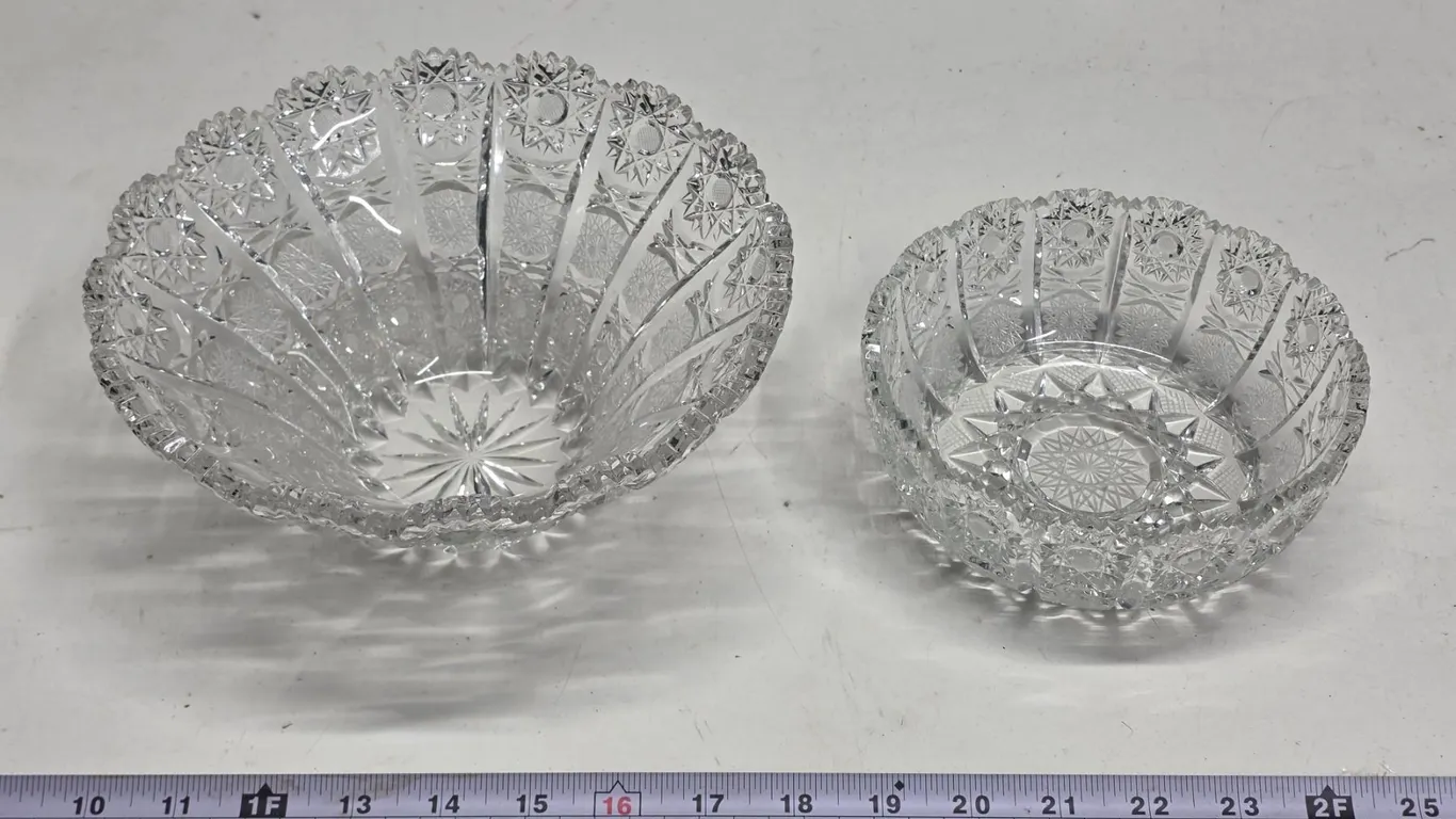 2 crystal bowls