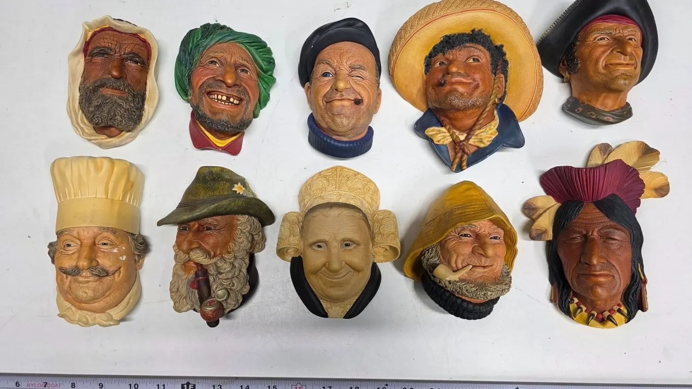10 vintage chalkware heads by bossons