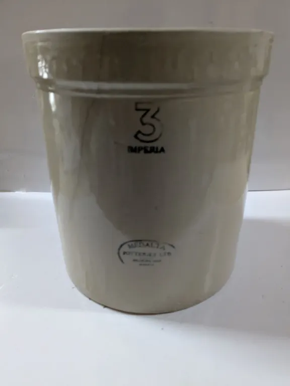 3-Gal Medalta, One Large Crack