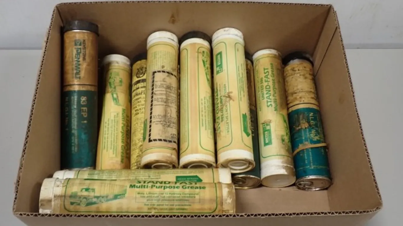 NOS Grease/Lubricant Cartridges