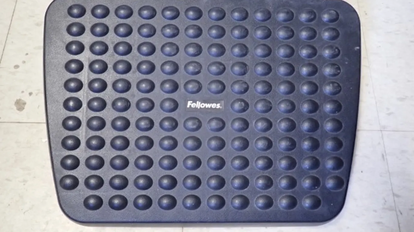 Fellowes Footrest