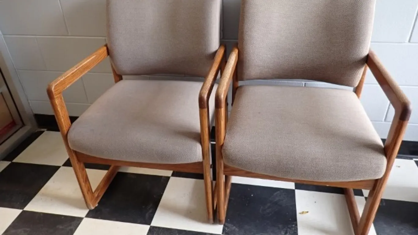 Guest/Lounge Chairs
