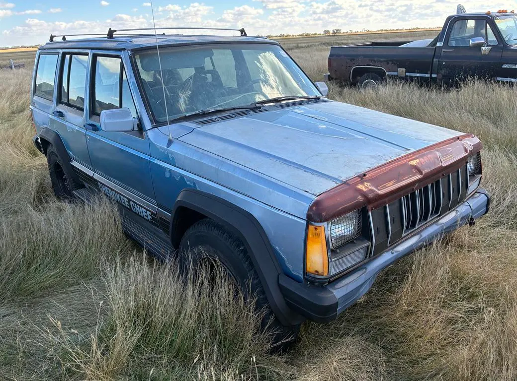 1988 Jeep Cherokee Chief SUV