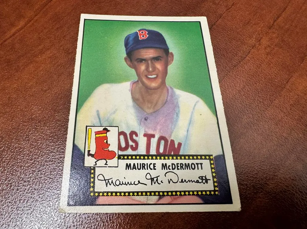Maurice McDermott TOPPS Baseball Card