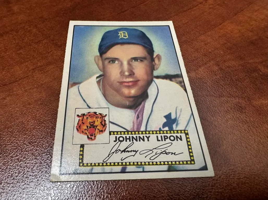 Johnny Lipon TOPPS Baseball Card