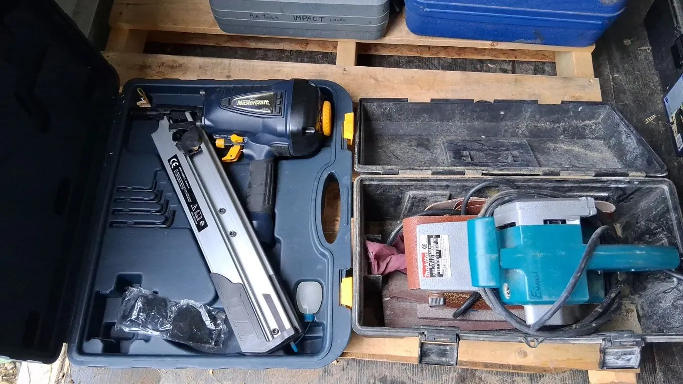 Mastercraft Air Nailer, Makita Belt Sander (NC)