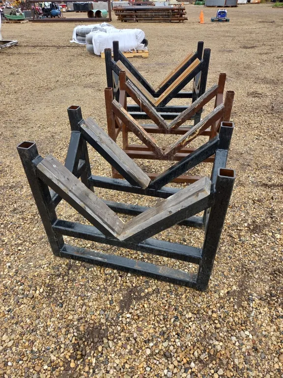 3- V Pipe Stands