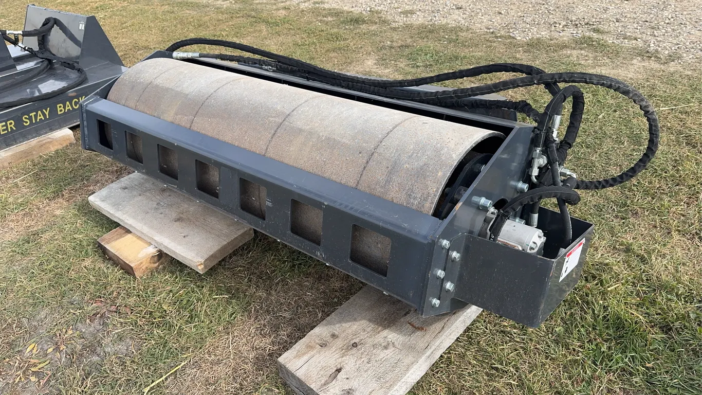 2023 Wolvering VR-11-66W Hydraulic Smooth Drum Roller, Approx. 76'' *Unreserved*