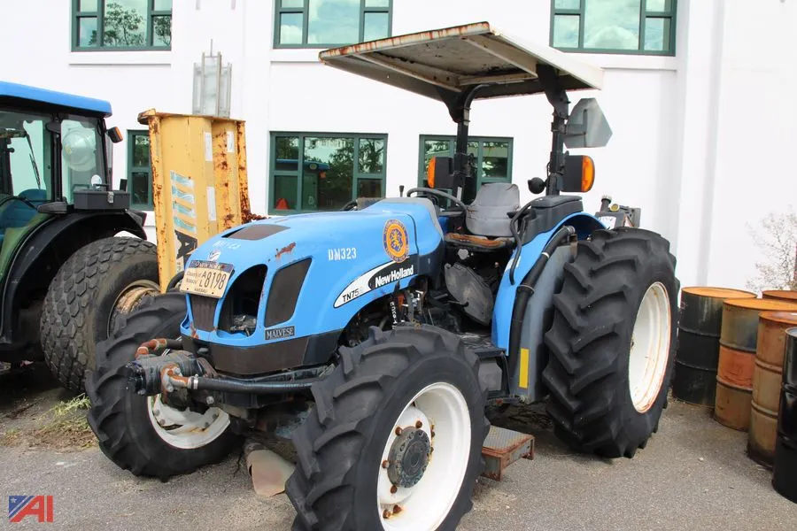 New Holland TN75A Tractor