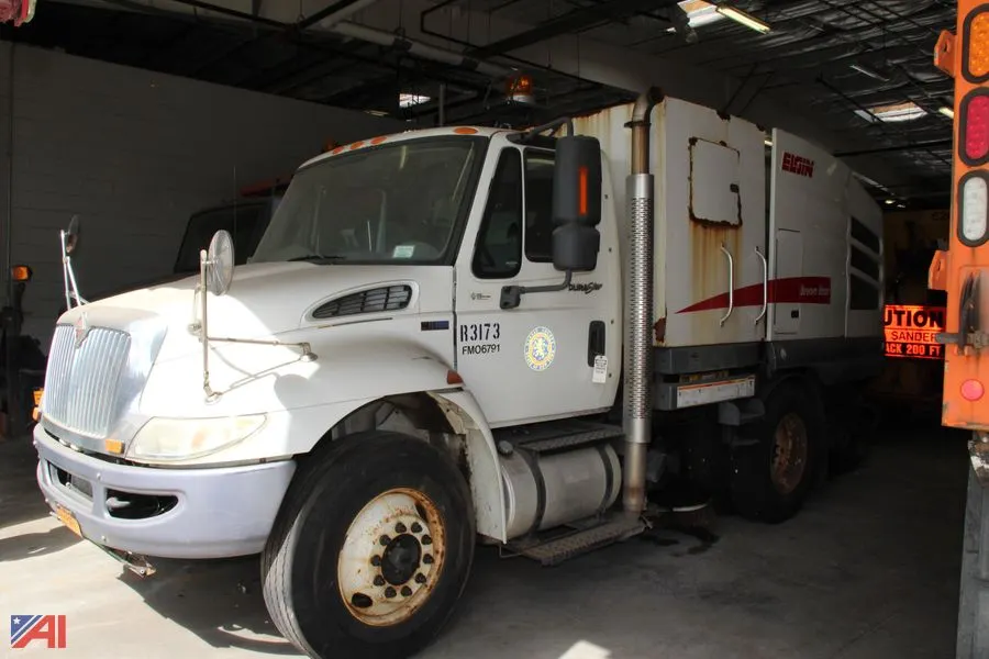 2013 International DuraStar 4300 Sweeper