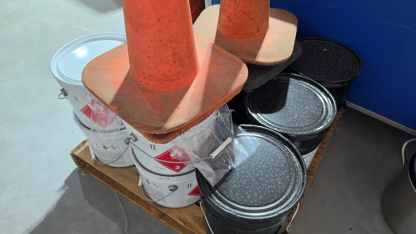 Misc Urethane Sports Flooring Adhesive, Polyurethane Rubber Adhesive, Buying All for One Money (1318