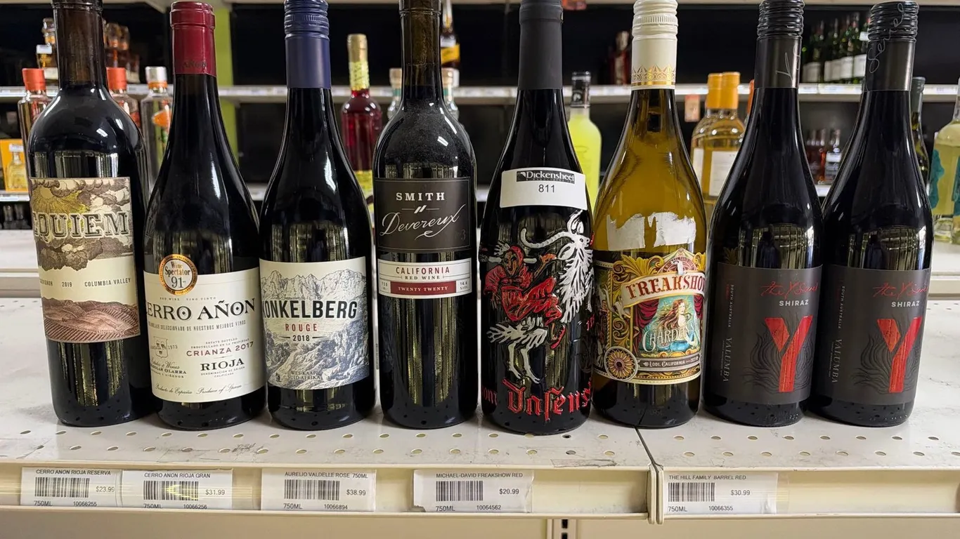 (8) MIXED WINE LOT