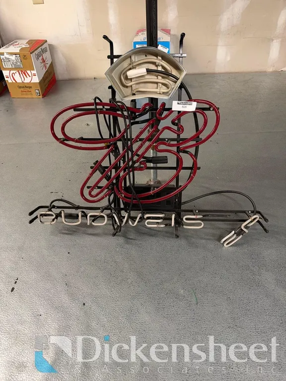 BUDWEISER NEON LIGHT