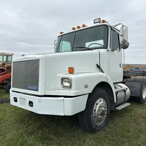 1684 - 1995 White/GMC Semi