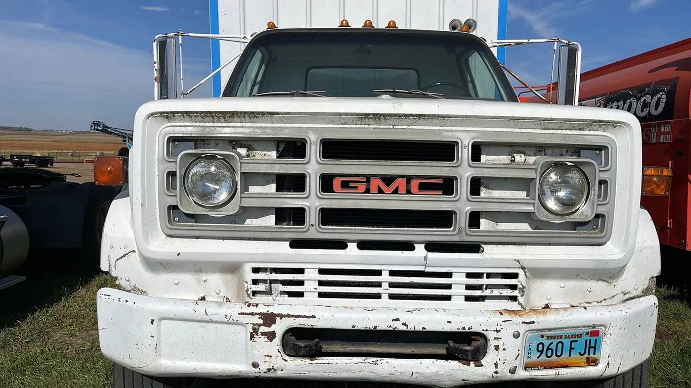 1796 - 1982 GMC C700 Tandem Grain Truck