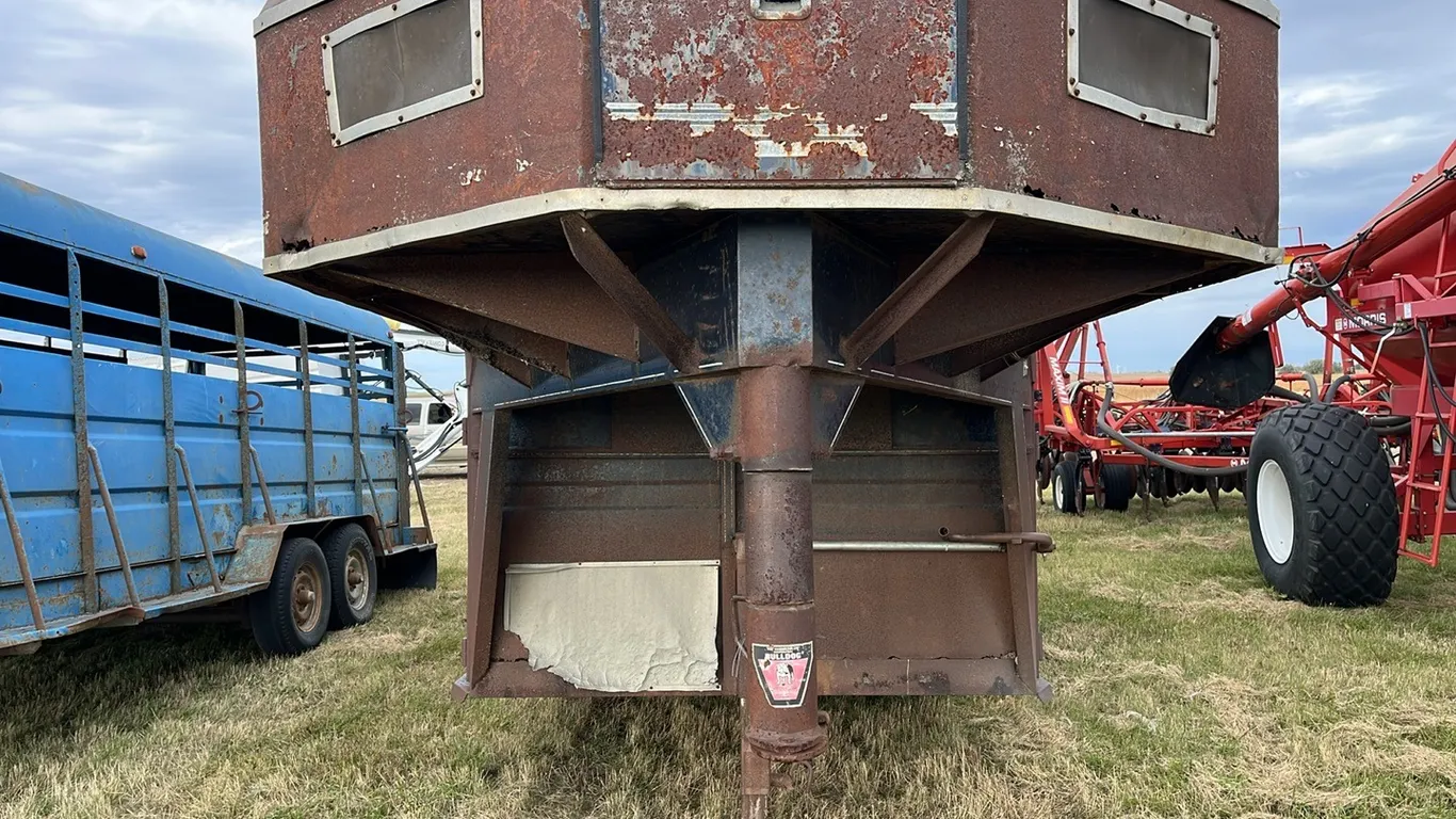 1800 - 1992 Titan 30Ft Gooseneck Trailer