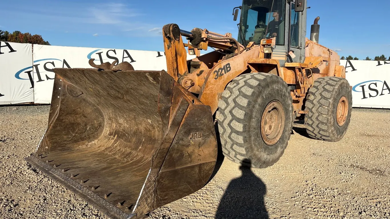 Case 921B Wheel Loader