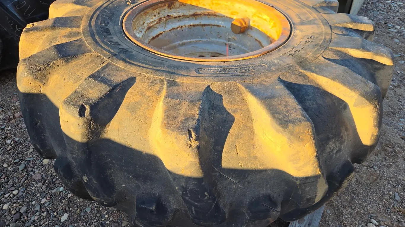 Prime 23.1-26 Loader Tire W/ Rim