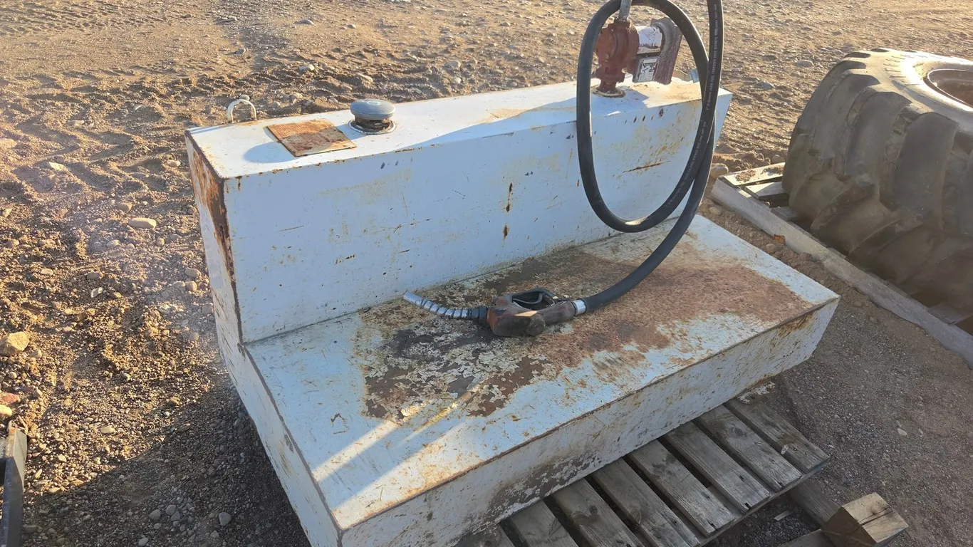 Delta 105 Gallon Fuel Tank W/ FillRite Fuel Pump