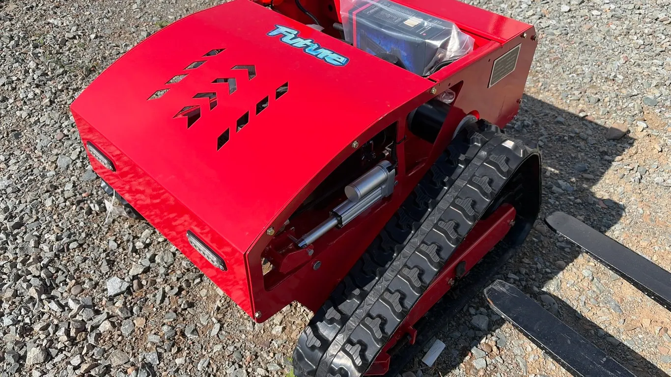 Unused Future FT800 Remote Control Crawler Lawn Mower