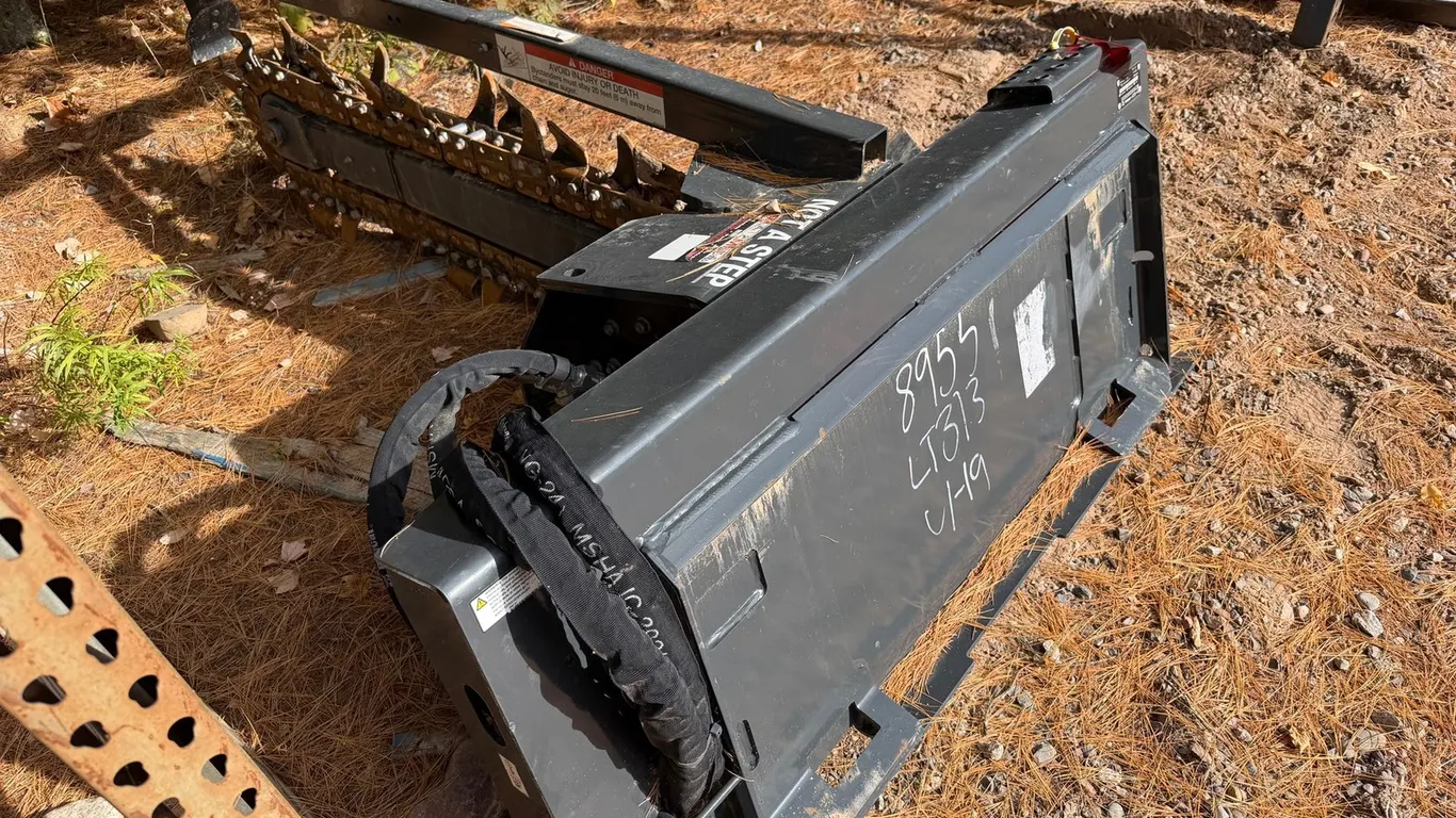 2023 Bobcat LT313 Trencher
