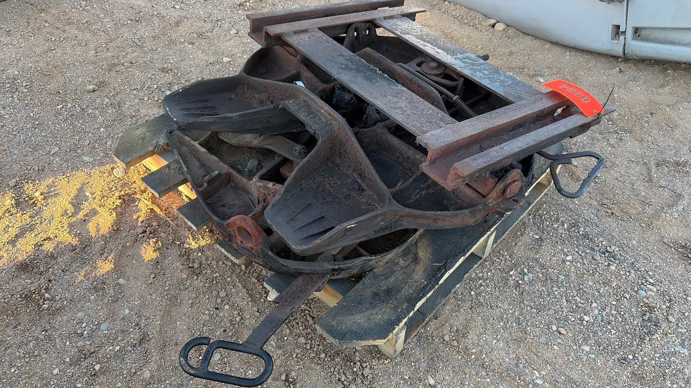 Fifth Wheel Plate