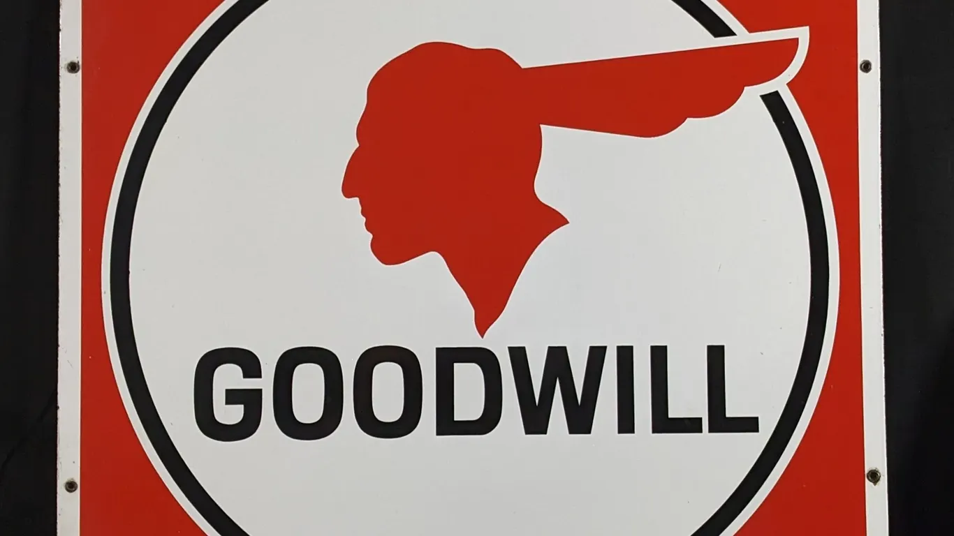 PORCELAIN SIGN PONTIAC GOODWILL USED CARS
