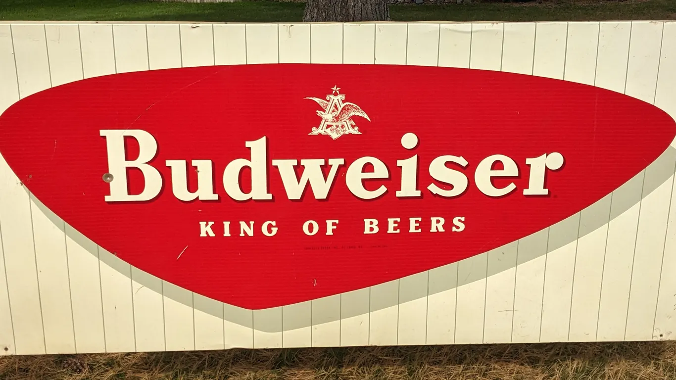 TIN BEER SIGN BUDWEISER KING OF BEERS ST LOUIS