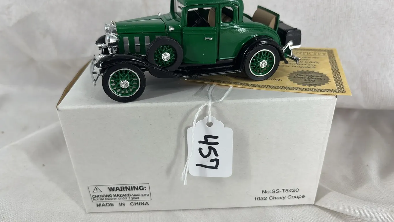 1932 CHEVY COUPE 1/32