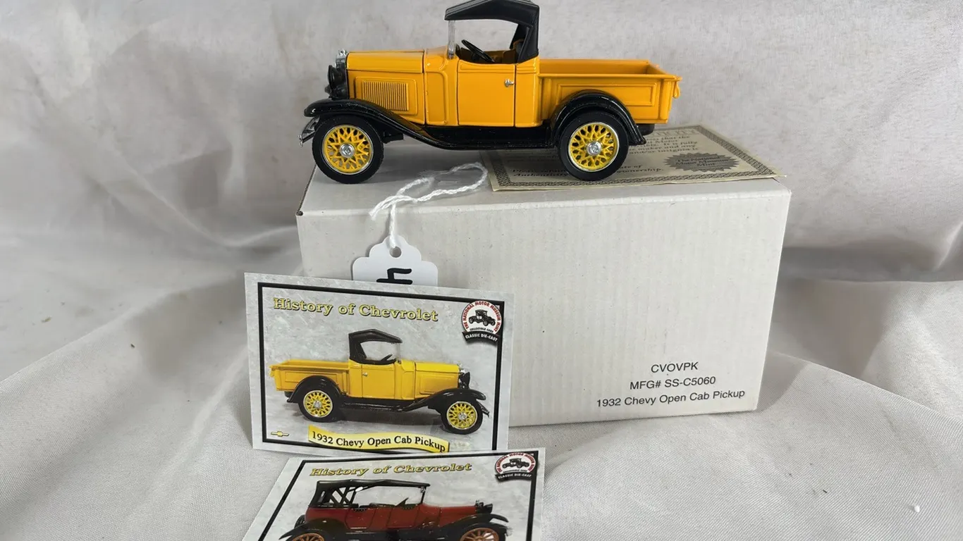 1932 CHEVY OPEN CAB PICKUP 1/32
